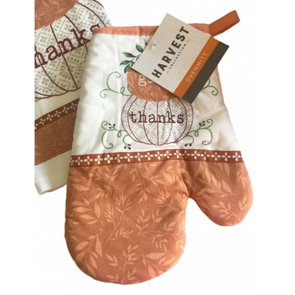 Thanksgiving Dish Towels Potholder Oven Mitt Pumpkins Give Thanks Set of 4